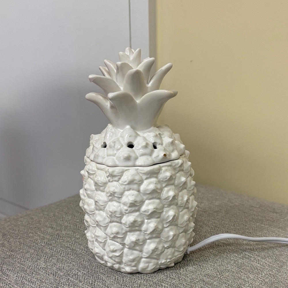 Scentsy White Pineapple Candle Holder
